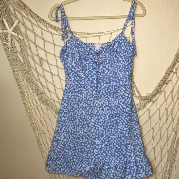 SHEIN Dresses & Skirts - SHEIN Allover Blue & White Floral Print Ruched Bust Ruffle Hem Cami Dress S